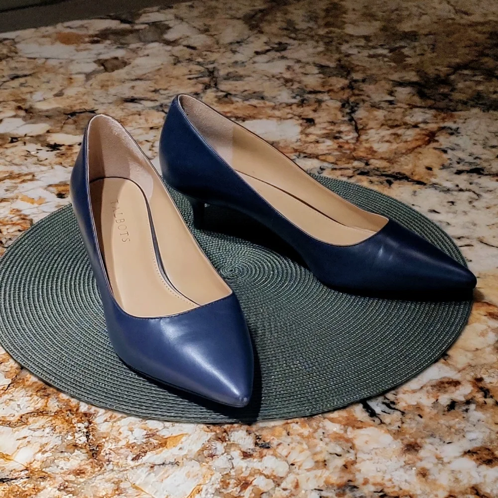 Talbots Classic Dark Blue Heels. Women's Size 9 - Picture 6 of 16